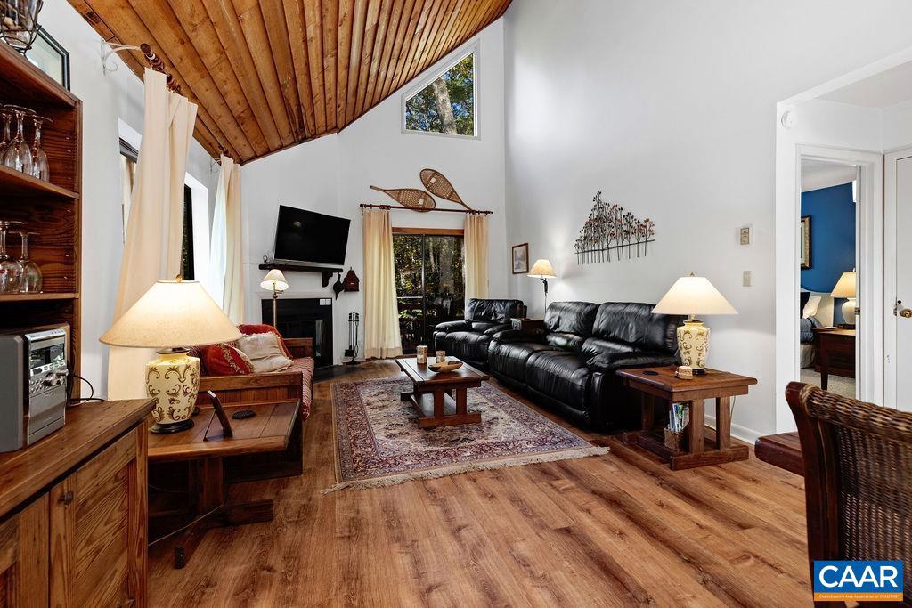 84 WEST ELKWOOD DR, WINTERGREEN RESORT, Virginia 22967, 3 Bedrooms Bedrooms, ,2 BathroomsBathrooms,Residential,For sale,84 WEST ELKWOOD DR,670066 MLS # 670066