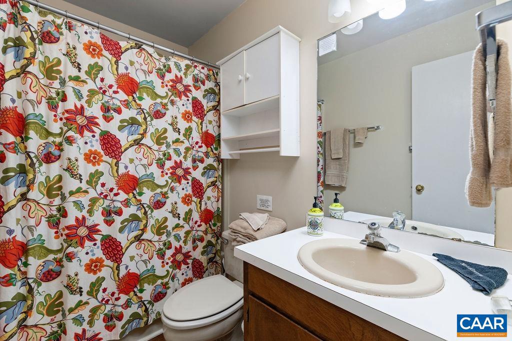 84 WEST ELKWOOD DR, WINTERGREEN RESORT, Virginia 22967, 3 Bedrooms Bedrooms, ,2 BathroomsBathrooms,Residential,For sale,84 WEST ELKWOOD DR,670066 MLS # 670066