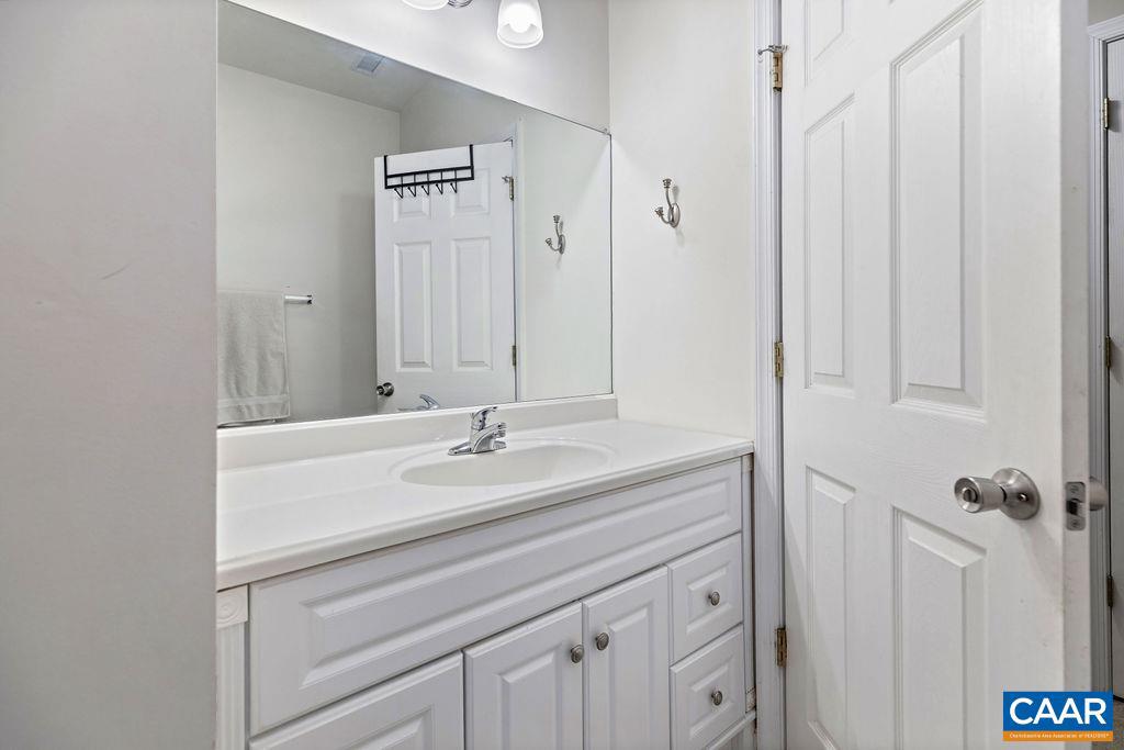 12 POWDERHORN LN, WINTERGREEN RESORT, Virginia 22967, 4 Bedrooms Bedrooms, ,3 BathroomsBathrooms,Residential,For sale,12 POWDERHORN LN,670067 MLS # 670067