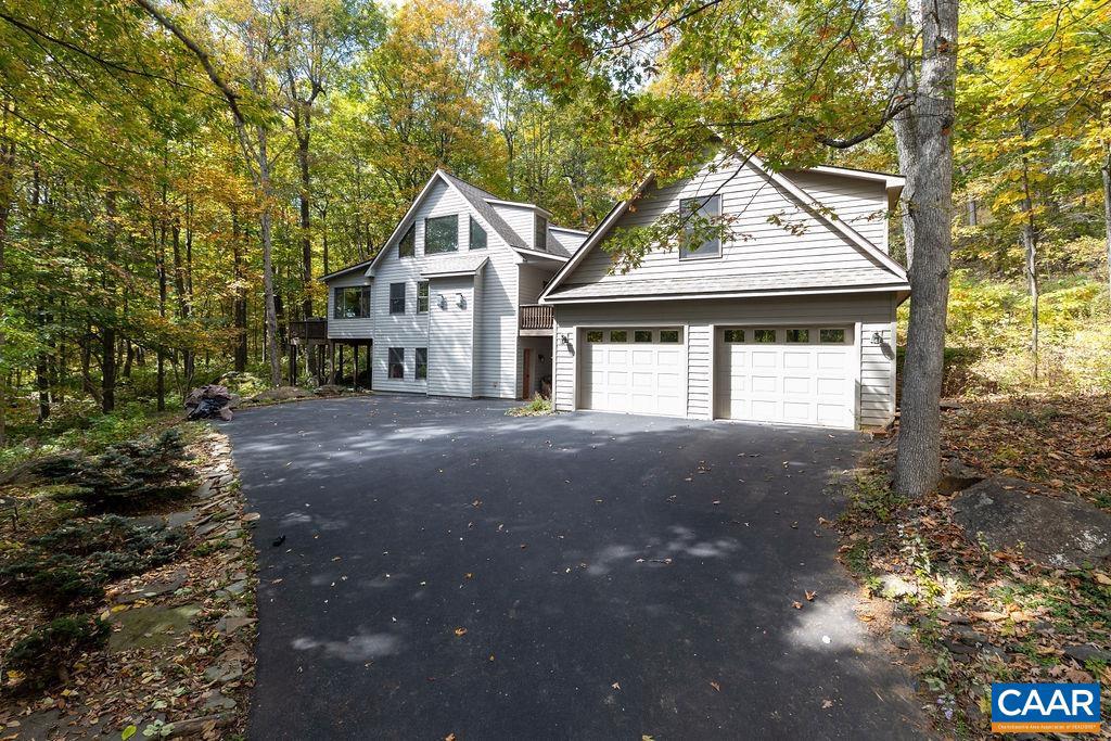 12 POWDERHORN LN, WINTERGREEN RESORT, Virginia 22967, 4 Bedrooms Bedrooms, ,3 BathroomsBathrooms,Residential,For sale,12 POWDERHORN LN,670067 MLS # 670067