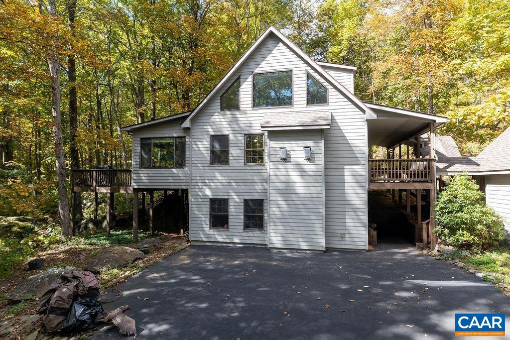 12 POWDERHORN LN, WINTERGREEN RESORT, Virginia 22967, 4 Bedrooms Bedrooms, ,3 BathroomsBathrooms,Residential,For sale,12 POWDERHORN LN,670067 MLS # 670067