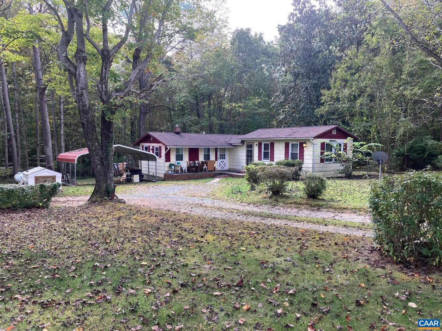 8203 CHESTNUT GROVE RD, ESMONT, Virginia 22937, 3 Bedrooms Bedrooms, ,1 BathroomBathrooms,Residential,For sale,8203 CHESTNUT GROVE RD,670070 MLS # 670070