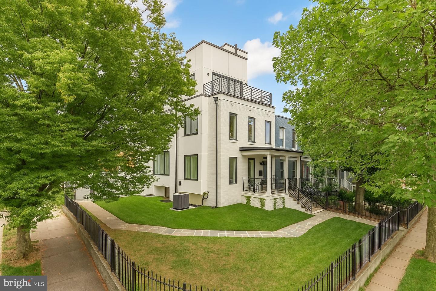 1631 G ST SE, WASHINGTON, District Of Columbia 20003, 5 Bedrooms Bedrooms, ,3 BathroomsBathrooms,Residential,For sale,1631 G ST SE,DCDC2227280 MLS # DCDC2227280