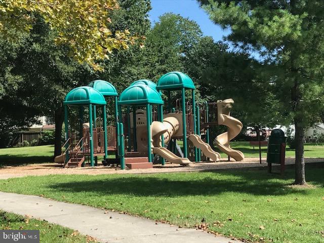 7501 WEXFORD PL, ALEXANDRIA, Virginia 22315, 3 Bedrooms Bedrooms, 13 Rooms Rooms,2 BathroomsBathrooms,Residential,For sale,7501 WEXFORD PL,VAFX2274682 MLS # VAFX2274682