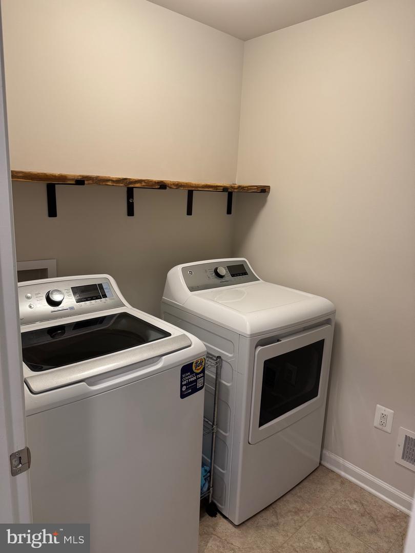 9510 HILLCREST DR, FREDERICKSBURG, Virginia 22407, 5 Bedrooms Bedrooms, ,3 BathroomsBathrooms,Residential,For sale,9510 HILLCREST DR,VASP2035546 MLS # VASP2035546