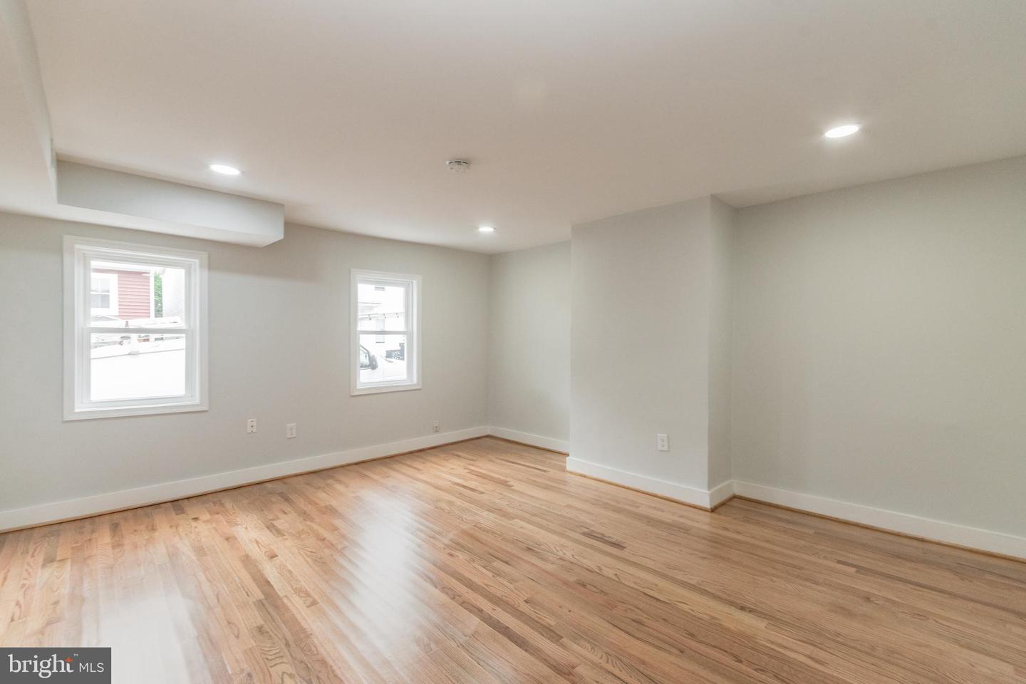 118 E MONMOUTH ST, WINCHESTER, Virginia 22601, 4 Bedrooms Bedrooms, ,1 BathroomBathrooms,Residential,For sale,118 E MONMOUTH ST,VAWI2008920 MLS # VAWI2008920