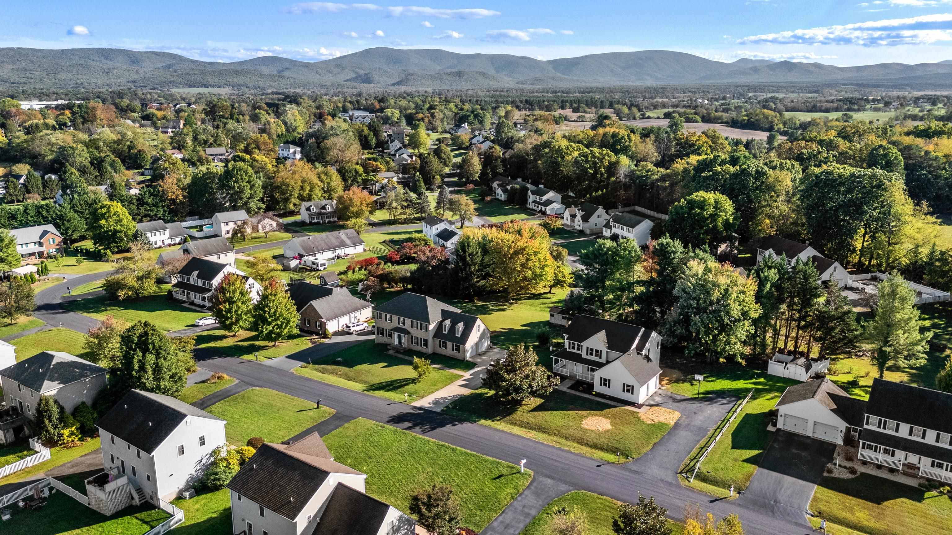 76 PHEASANT RUN, WAYNESBORO, Virginia 22980, 4 Bedrooms Bedrooms, ,2 BathroomsBathrooms,Residential,76 PHEASANT RUN,670078 MLS # 670078