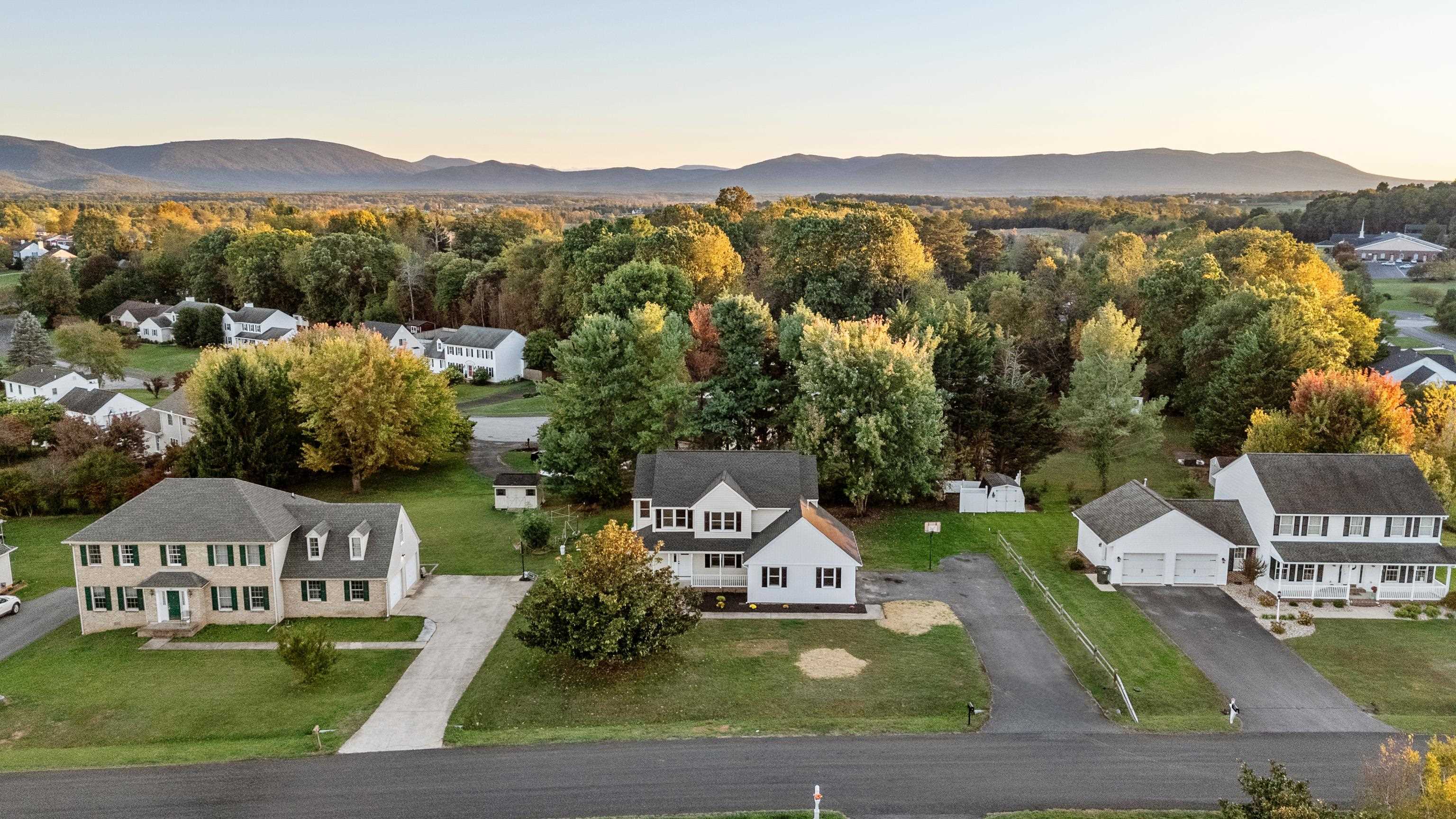 76 PHEASANT RUN, WAYNESBORO, Virginia 22980, 4 Bedrooms Bedrooms, ,2 BathroomsBathrooms,Residential,76 PHEASANT RUN,670078 MLS # 670078