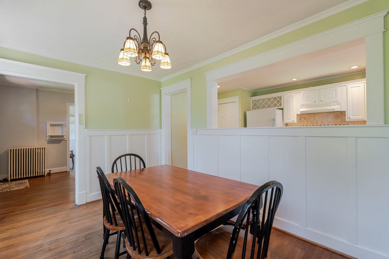 215 CROMPTON RD, WAYNESBORO, Virginia 22980, 3 Bedrooms Bedrooms, ,2 BathroomsBathrooms,Residential,215 CROMPTON RD,670081 MLS # 670081