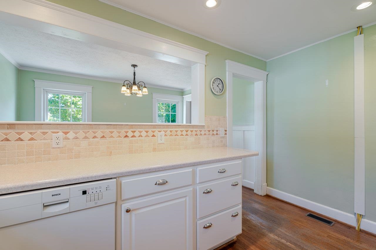 215 CROMPTON RD, WAYNESBORO, Virginia 22980, 3 Bedrooms Bedrooms, ,2 BathroomsBathrooms,Residential,215 CROMPTON RD,670081 MLS # 670081