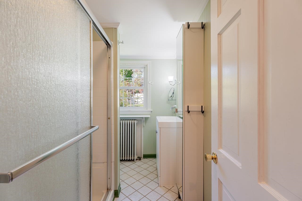 215 CROMPTON RD, WAYNESBORO, Virginia 22980, 3 Bedrooms Bedrooms, ,2 BathroomsBathrooms,Residential,215 CROMPTON RD,670081 MLS # 670081
