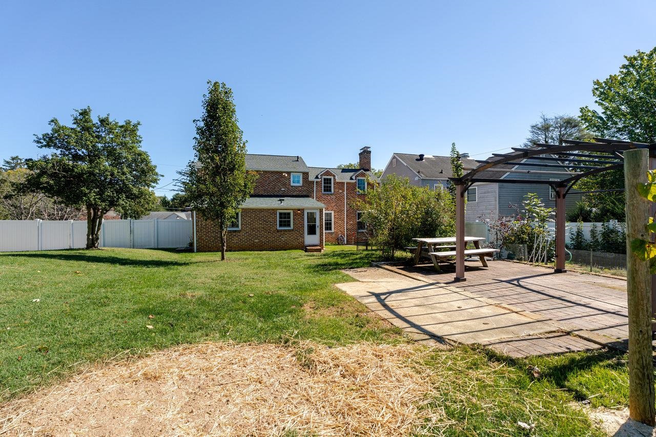 215 CROMPTON RD, WAYNESBORO, Virginia 22980, 3 Bedrooms Bedrooms, ,2 BathroomsBathrooms,Residential,215 CROMPTON RD,670081 MLS # 670081