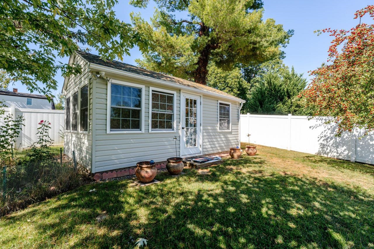 215 CROMPTON RD, WAYNESBORO, Virginia 22980, 3 Bedrooms Bedrooms, ,2 BathroomsBathrooms,Residential,215 CROMPTON RD,670081 MLS # 670081