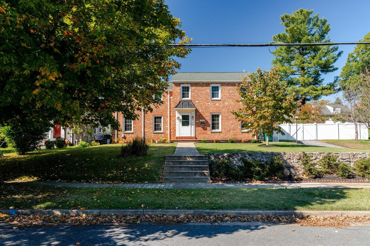 215 CROMPTON RD, WAYNESBORO, Virginia 22980, 3 Bedrooms Bedrooms, ,2 BathroomsBathrooms,Residential,215 CROMPTON RD,670081 MLS # 670081