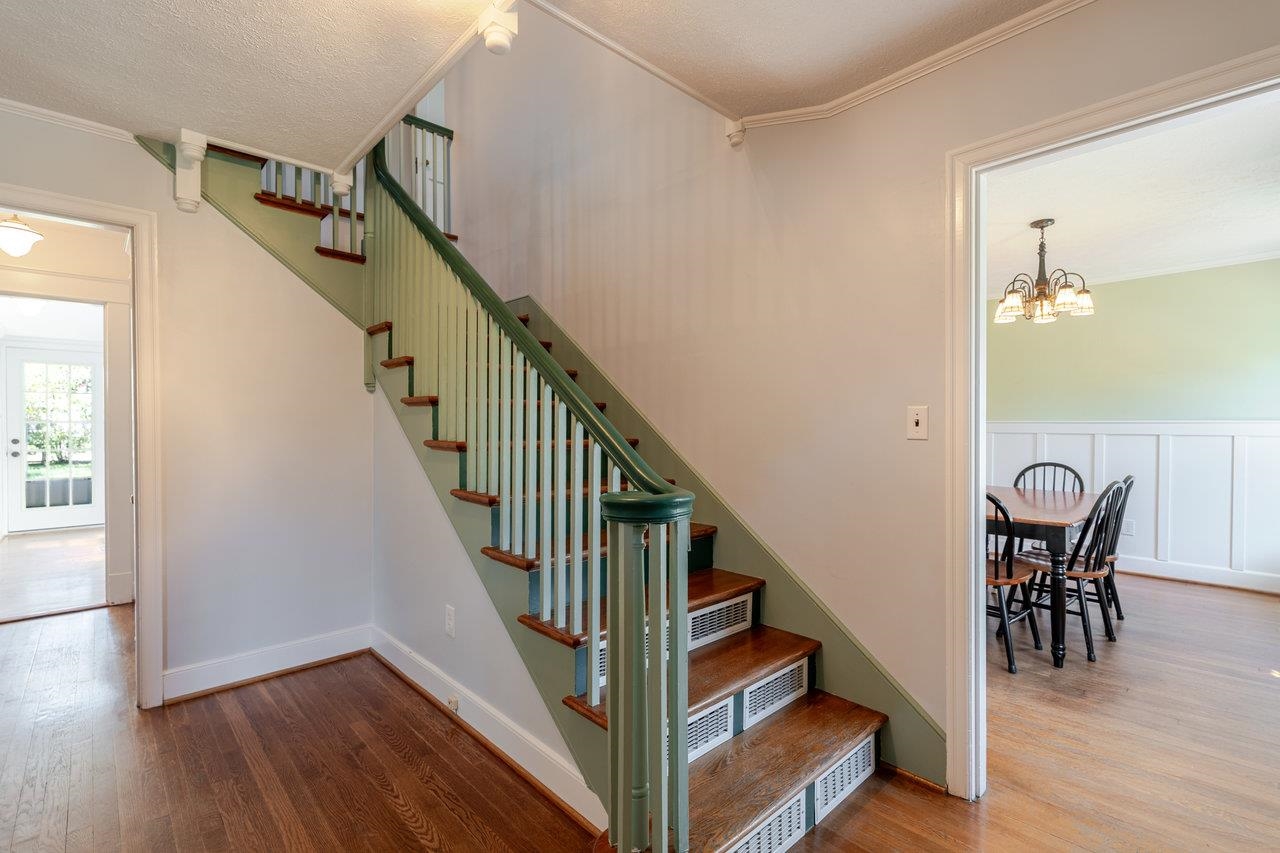 215 CROMPTON RD, WAYNESBORO, Virginia 22980, 3 Bedrooms Bedrooms, ,2 BathroomsBathrooms,Residential,215 CROMPTON RD,670081 MLS # 670081