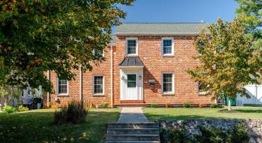 215 CROMPTON RD, WAYNESBORO, Virginia 22980, 3 Bedrooms Bedrooms, ,2 BathroomsBathrooms,Residential,215 CROMPTON RD,670081 MLS # 670081
