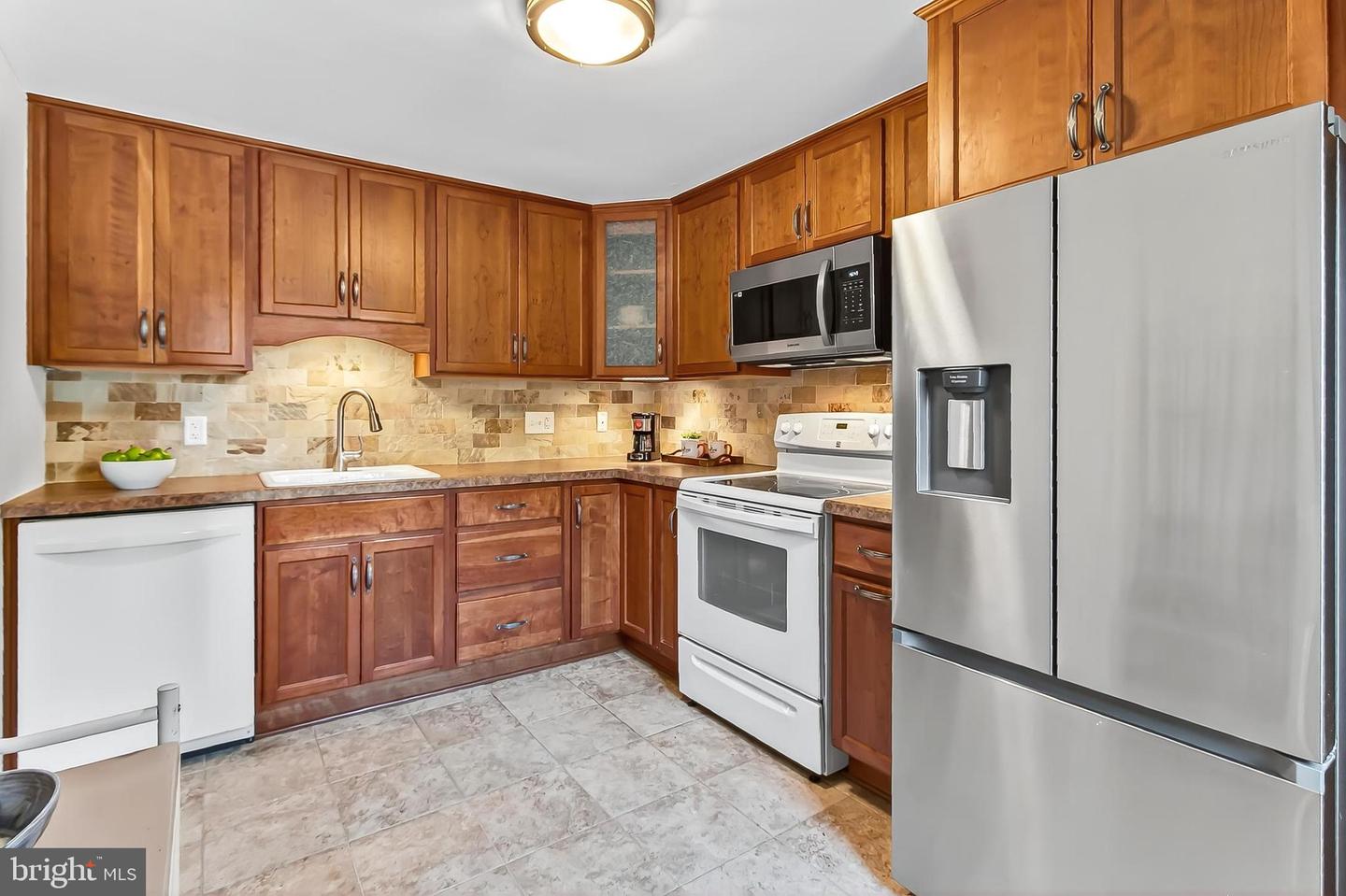 298 GUNDRY DR, FALLS CHURCH, Virginia 22046, 2 Bedrooms Bedrooms, ,2 BathroomsBathrooms,Residential,For sale,298 GUNDRY DR,VAFA2003272 MLS # VAFA2003272