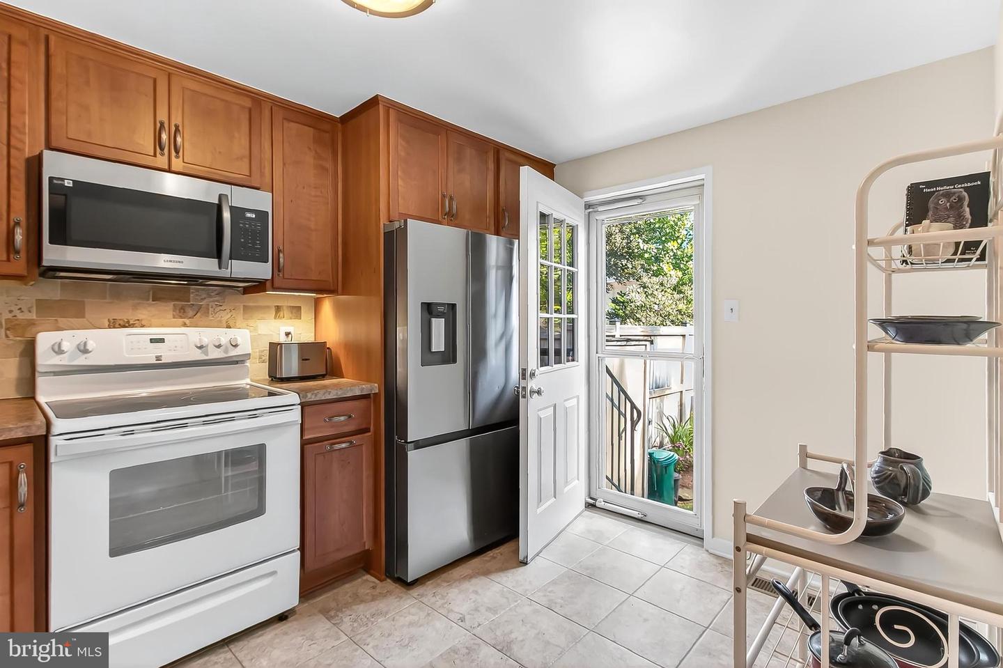 298 GUNDRY DR, FALLS CHURCH, Virginia 22046, 2 Bedrooms Bedrooms, ,2 BathroomsBathrooms,Residential,For sale,298 GUNDRY DR,VAFA2003272 MLS # VAFA2003272