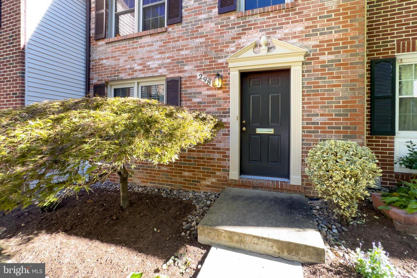 298 GUNDRY DR, FALLS CHURCH, Virginia 22046, 2 Bedrooms Bedrooms, ,2 BathroomsBathrooms,Residential,For sale,298 GUNDRY DR,VAFA2003272 MLS # VAFA2003272