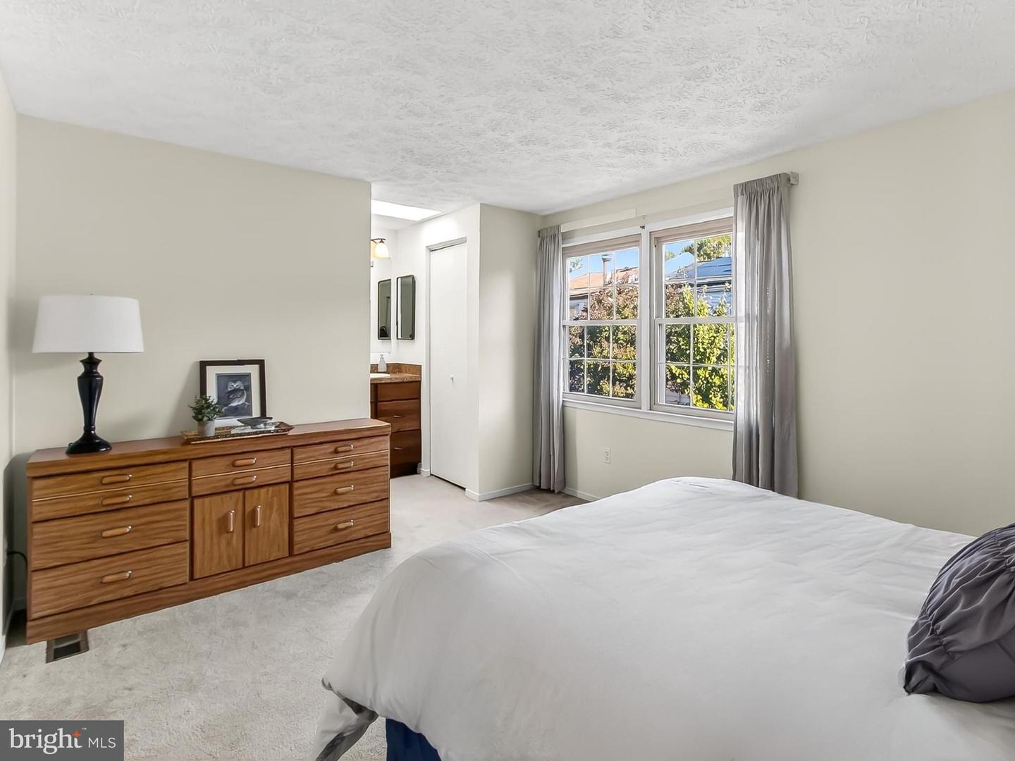 298 GUNDRY DR, FALLS CHURCH, Virginia 22046, 2 Bedrooms Bedrooms, ,2 BathroomsBathrooms,Residential,For sale,298 GUNDRY DR,VAFA2003272 MLS # VAFA2003272