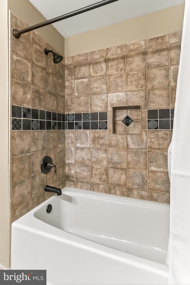 298 GUNDRY DR, FALLS CHURCH, Virginia 22046, 2 Bedrooms Bedrooms, ,2 BathroomsBathrooms,Residential,For sale,298 GUNDRY DR,VAFA2003272 MLS # VAFA2003272