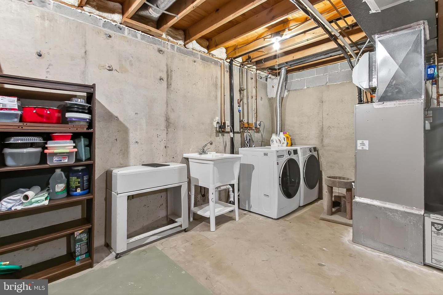 298 GUNDRY DR, FALLS CHURCH, Virginia 22046, 2 Bedrooms Bedrooms, ,2 BathroomsBathrooms,Residential,For sale,298 GUNDRY DR,VAFA2003272 MLS # VAFA2003272