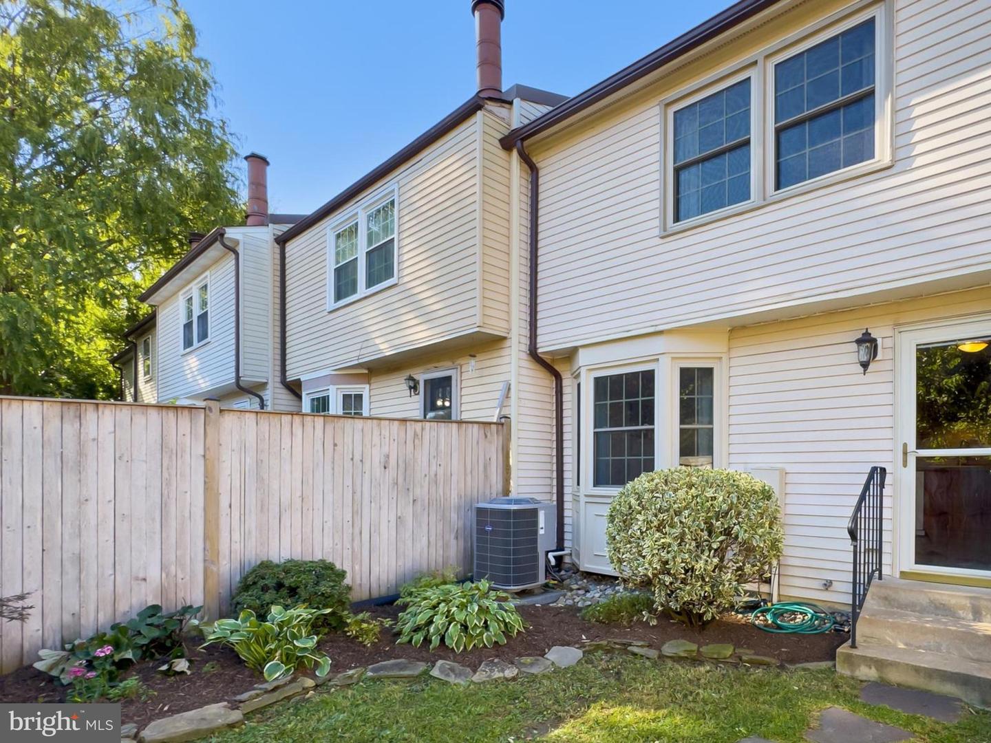 298 GUNDRY DR, FALLS CHURCH, Virginia 22046, 2 Bedrooms Bedrooms, ,2 BathroomsBathrooms,Residential,For sale,298 GUNDRY DR,VAFA2003272 MLS # VAFA2003272