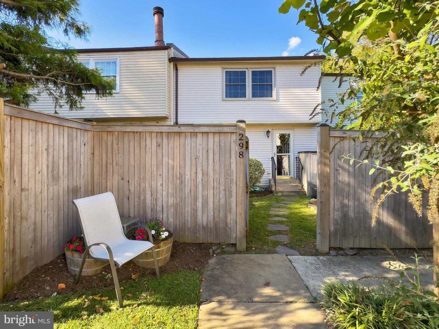 298 GUNDRY DR, FALLS CHURCH, Virginia 22046, 2 Bedrooms Bedrooms, ,2 BathroomsBathrooms,Residential,For sale,298 GUNDRY DR,VAFA2003272 MLS # VAFA2003272