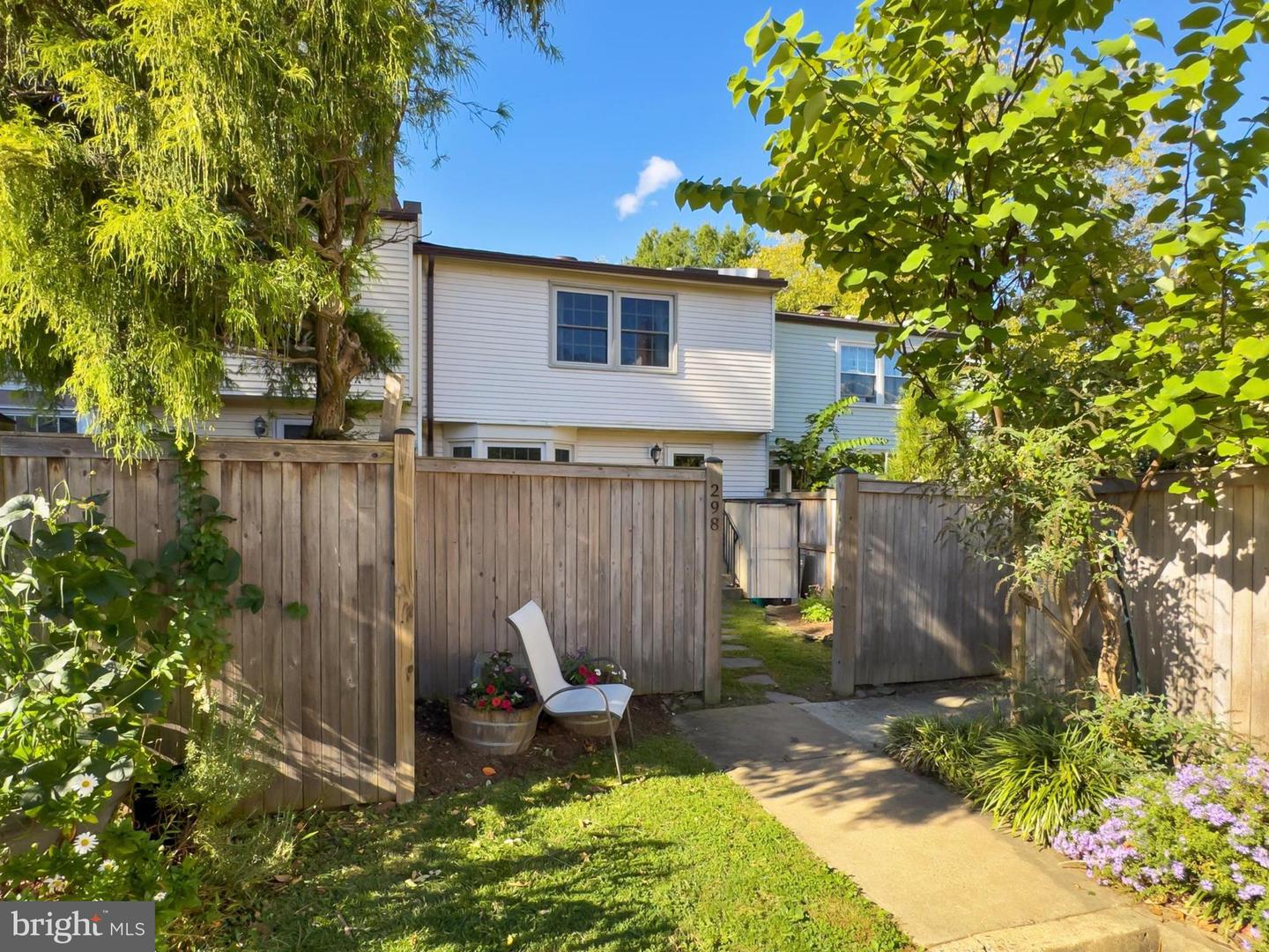 298 GUNDRY DR, FALLS CHURCH, Virginia 22046, 2 Bedrooms Bedrooms, ,2 BathroomsBathrooms,Residential,For sale,298 GUNDRY DR,VAFA2003272 MLS # VAFA2003272