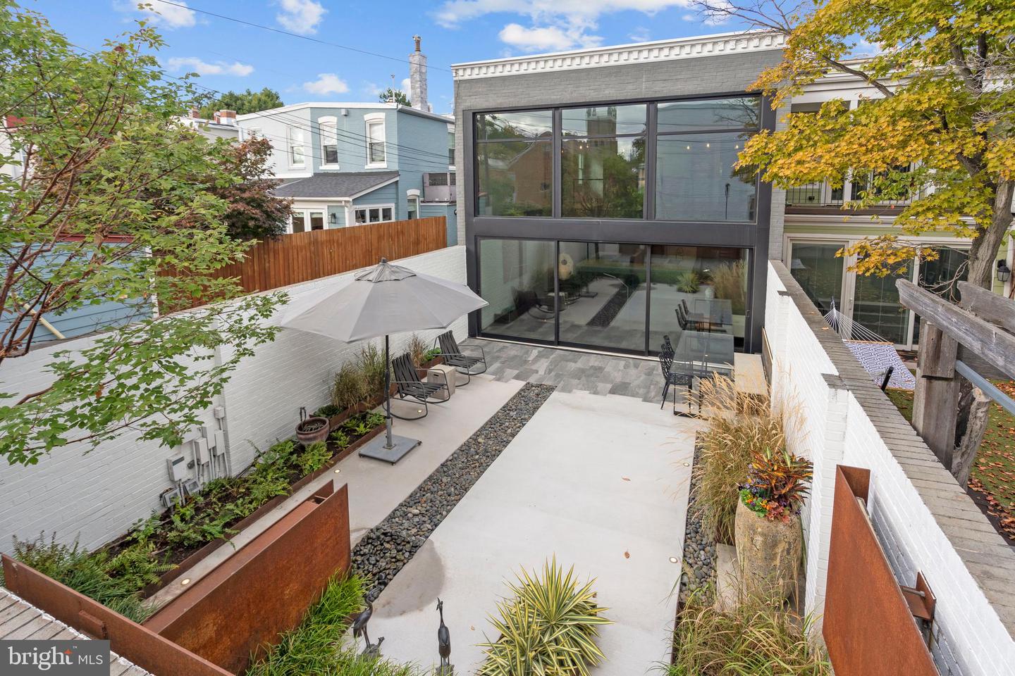 633 E ST SE, WASHINGTON, District Of Columbia 20003, 3 Bedrooms Bedrooms, ,3 BathroomsBathrooms,Residential,For sale,633 E ST SE,DCDC2223004 MLS # DCDC2223004