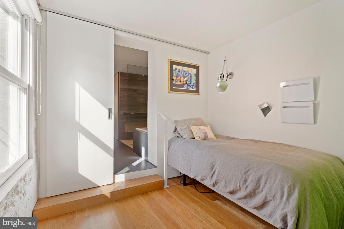 633 E ST SE, WASHINGTON, District Of Columbia 20003, 3 Bedrooms Bedrooms, ,3 BathroomsBathrooms,Residential,For sale,633 E ST SE,DCDC2223004 MLS # DCDC2223004