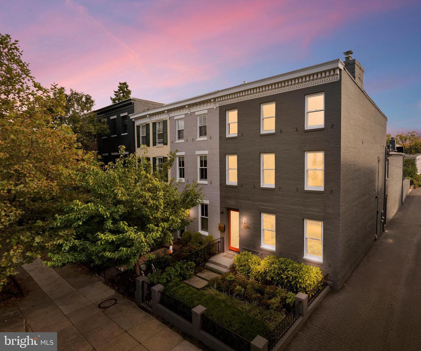633 E ST SE, WASHINGTON, District Of Columbia 20003, 3 Bedrooms Bedrooms, ,3 BathroomsBathrooms,Residential,For sale,633 E ST SE,DCDC2223004 MLS # DCDC2223004