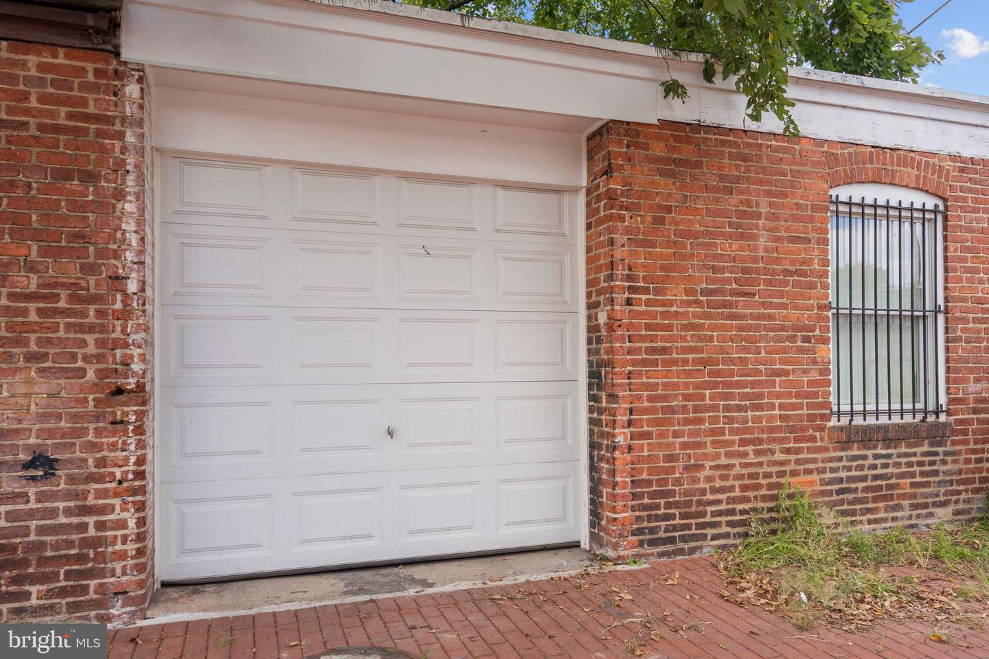 633 E ST SE, WASHINGTON, District Of Columbia 20003, 3 Bedrooms Bedrooms, ,3 BathroomsBathrooms,Residential,For sale,633 E ST SE,DCDC2223004 MLS # DCDC2223004
