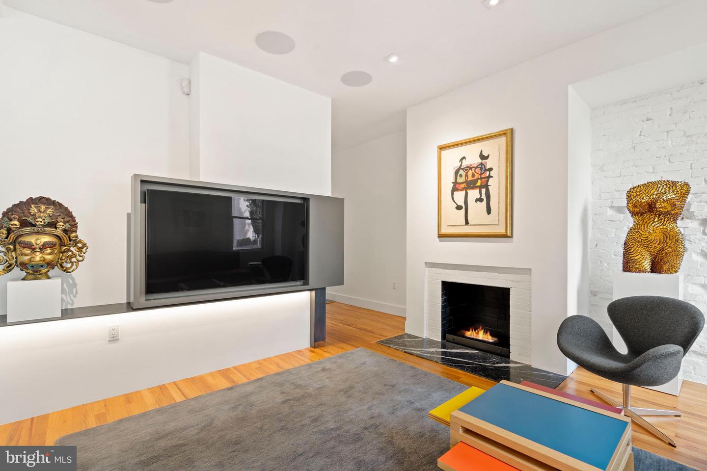 633 E ST SE, WASHINGTON, District Of Columbia 20003, 3 Bedrooms Bedrooms, ,3 BathroomsBathrooms,Residential,For sale,633 E ST SE,DCDC2223004 MLS # DCDC2223004