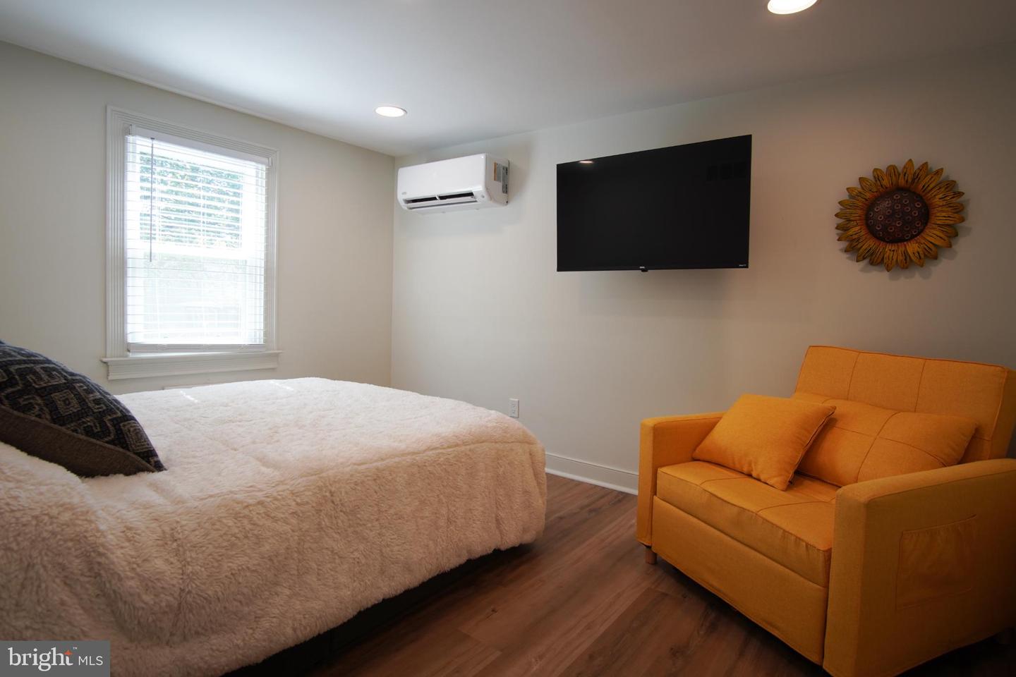 306 PITT ST, FREDERICKSBURG, Virginia 22401, 2 Bedrooms Bedrooms, 4 Rooms Rooms,1 BathroomBathrooms,Residential,For sale,306 PITT ST,VAFB2009006 MLS # VAFB2009006