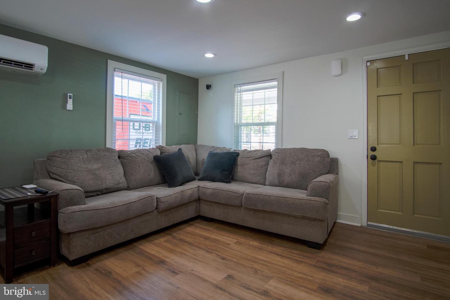 306 PITT ST, FREDERICKSBURG, Virginia 22401, 2 Bedrooms Bedrooms, 4 Rooms Rooms,1 BathroomBathrooms,Residential,For sale,306 PITT ST,VAFB2009006 MLS # VAFB2009006