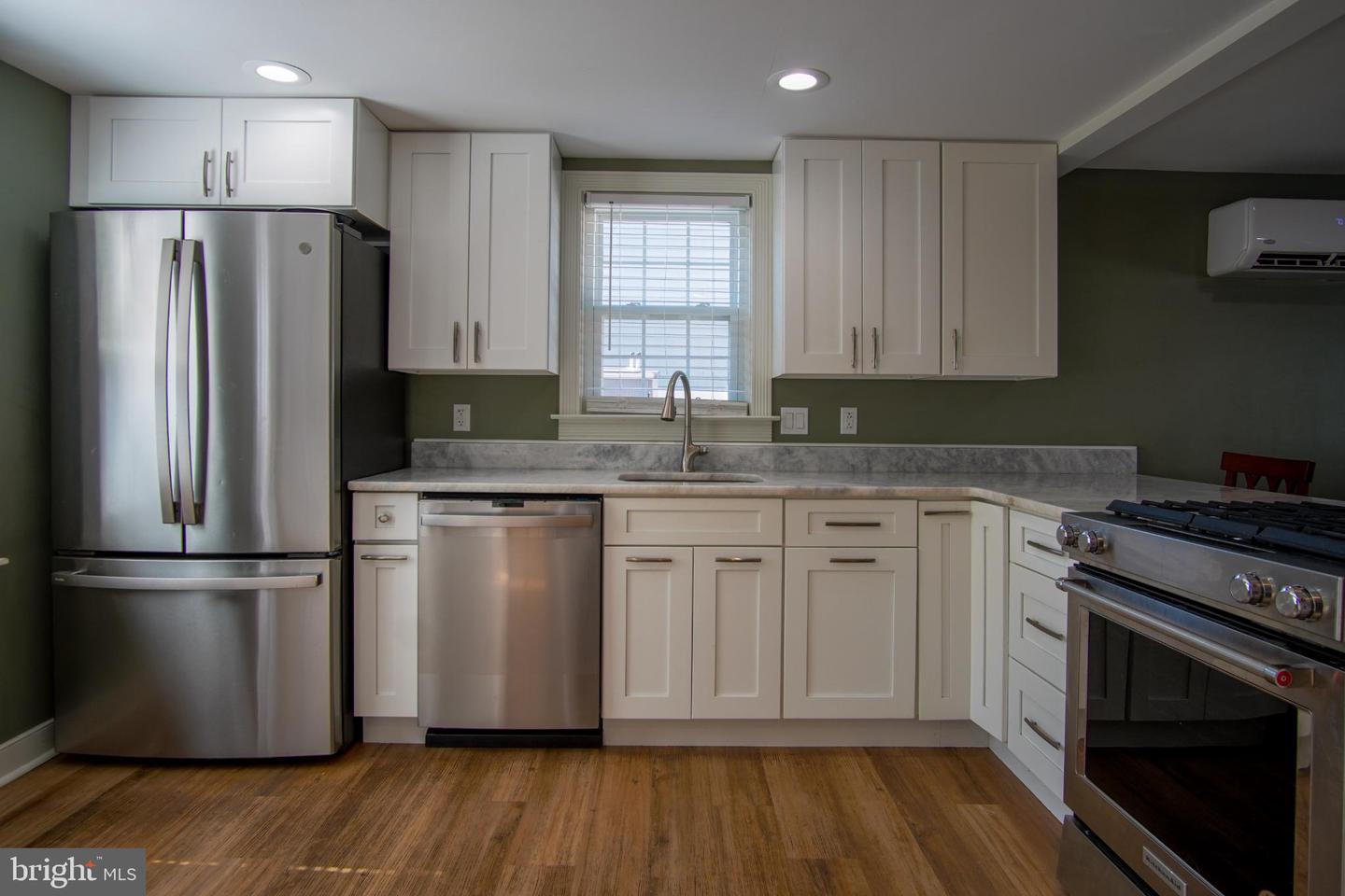 306 PITT ST, FREDERICKSBURG, Virginia 22401, 2 Bedrooms Bedrooms, 4 Rooms Rooms,1 BathroomBathrooms,Residential,For sale,306 PITT ST,VAFB2009006 MLS # VAFB2009006