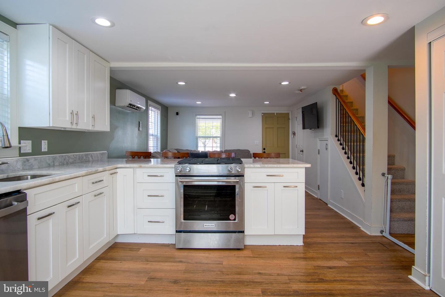 306 PITT ST, FREDERICKSBURG, Virginia 22401, 2 Bedrooms Bedrooms, 4 Rooms Rooms,1 BathroomBathrooms,Residential,For sale,306 PITT ST,VAFB2009006 MLS # VAFB2009006