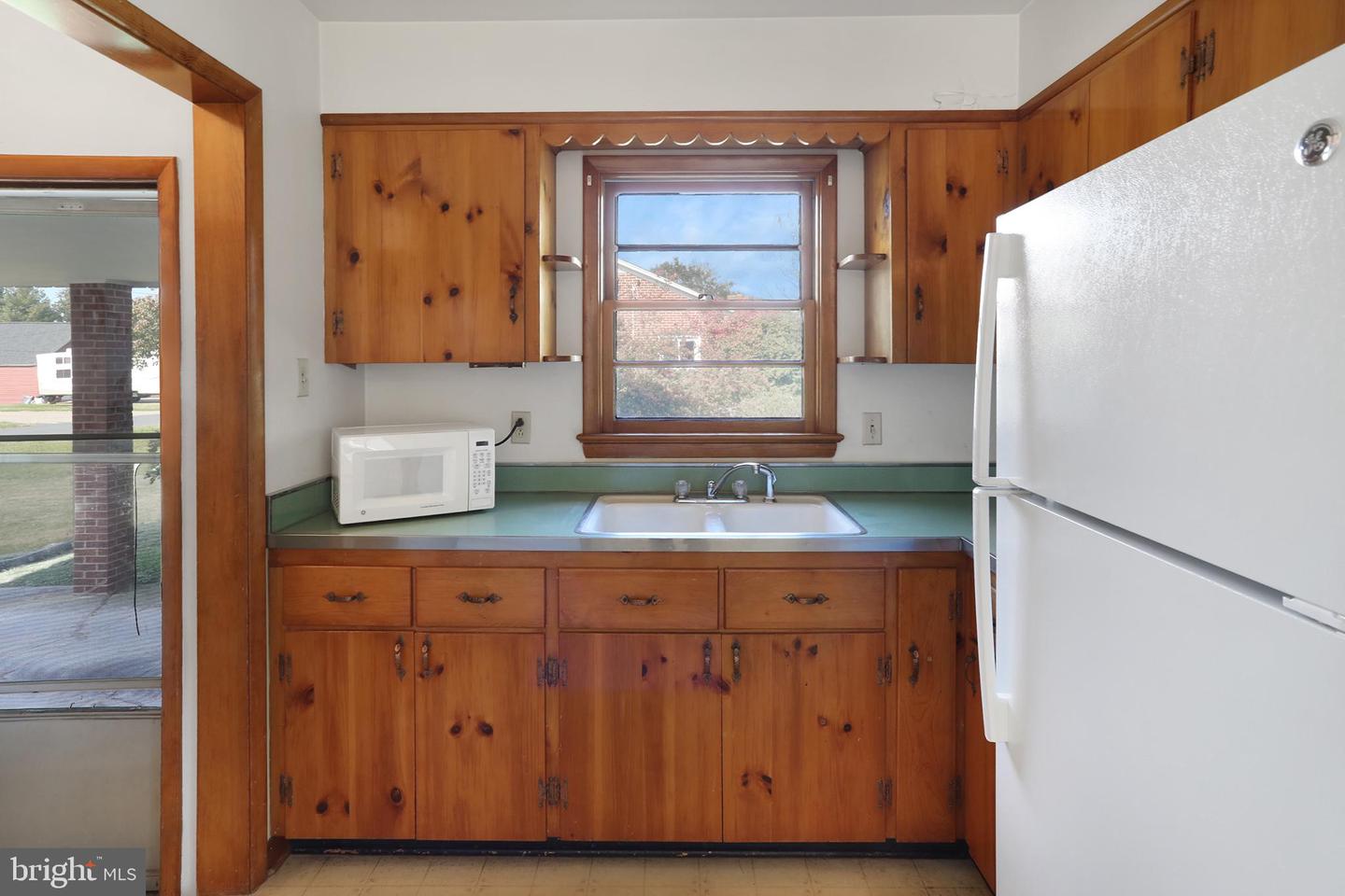 335 ROYAL AVE, STRASBURG, Virginia 22657, 2 Bedrooms Bedrooms, ,1 BathroomBathrooms,Residential,For sale,335 ROYAL AVE,VASH2012618 MLS # VASH2012618