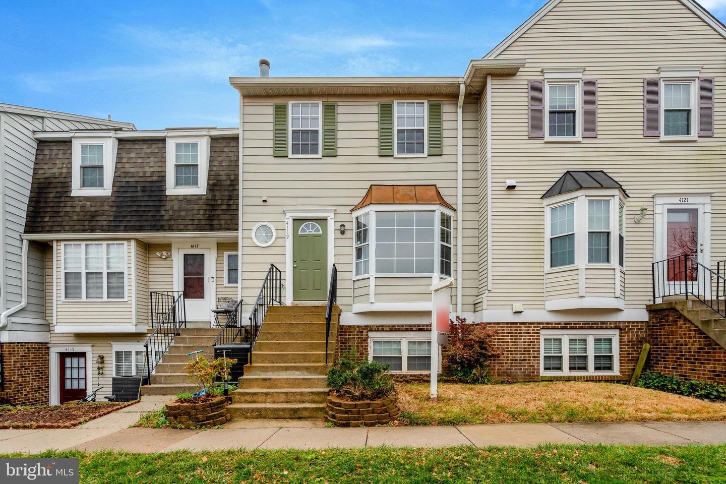 4119 DAWN VALLEY CT, CHANTILLY, Virginia 20151, 3 Bedrooms Bedrooms, ,2 BathroomsBathrooms,Residential,For sale,4119 DAWN VALLEY CT,VAFX2269572 MLS # VAFX2269572