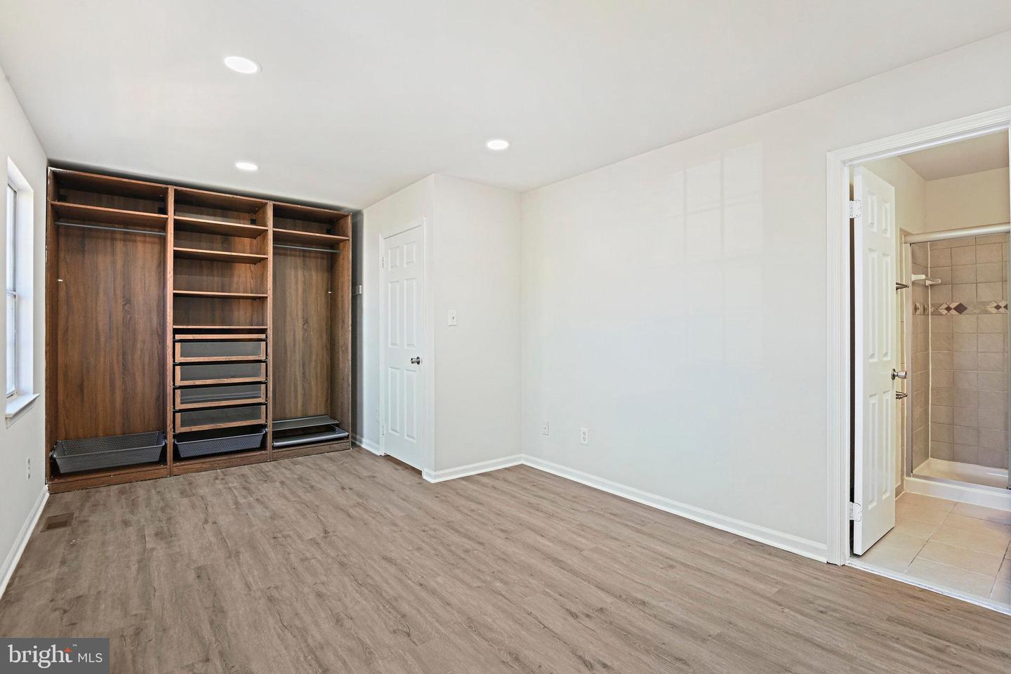 4119 DAWN VALLEY CT, CHANTILLY, Virginia 20151, 3 Bedrooms Bedrooms, ,2 BathroomsBathrooms,Residential,For sale,4119 DAWN VALLEY CT,VAFX2269572 MLS # VAFX2269572