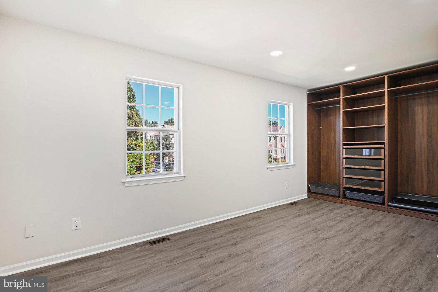 4119 DAWN VALLEY CT, CHANTILLY, Virginia 20151, 3 Bedrooms Bedrooms, ,2 BathroomsBathrooms,Residential,For sale,4119 DAWN VALLEY CT,VAFX2269572 MLS # VAFX2269572