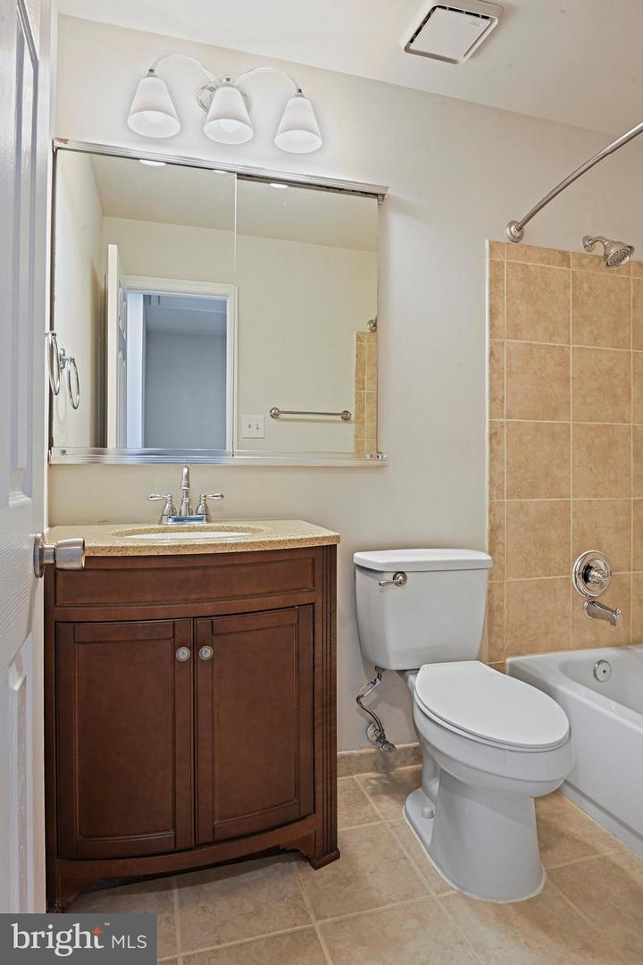 4119 DAWN VALLEY CT, CHANTILLY, Virginia 20151, 3 Bedrooms Bedrooms, ,2 BathroomsBathrooms,Residential,For sale,4119 DAWN VALLEY CT,VAFX2269572 MLS # VAFX2269572