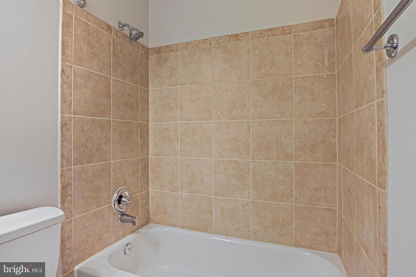 4119 DAWN VALLEY CT, CHANTILLY, Virginia 20151, 3 Bedrooms Bedrooms, ,2 BathroomsBathrooms,Residential,For sale,4119 DAWN VALLEY CT,VAFX2269572 MLS # VAFX2269572