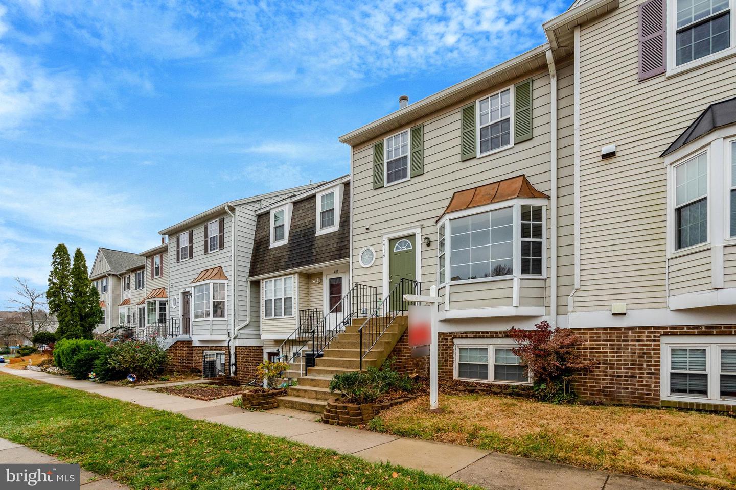 4119 DAWN VALLEY CT, CHANTILLY, Virginia 20151, 3 Bedrooms Bedrooms, ,2 BathroomsBathrooms,Residential,For sale,4119 DAWN VALLEY CT,VAFX2269572 MLS # VAFX2269572