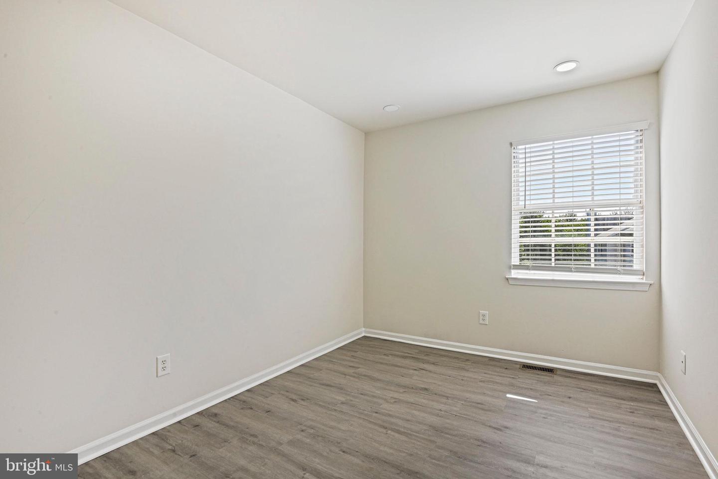 4119 DAWN VALLEY CT, CHANTILLY, Virginia 20151, 3 Bedrooms Bedrooms, ,2 BathroomsBathrooms,Residential,For sale,4119 DAWN VALLEY CT,VAFX2269572 MLS # VAFX2269572