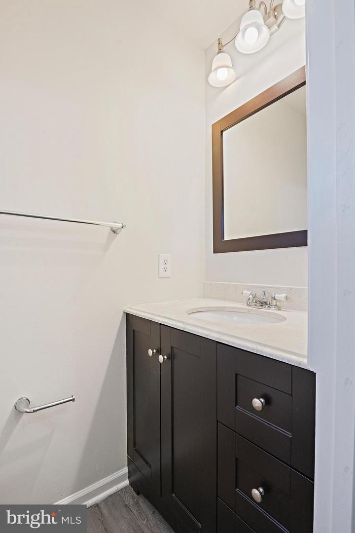 4119 DAWN VALLEY CT, CHANTILLY, Virginia 20151, 3 Bedrooms Bedrooms, ,2 BathroomsBathrooms,Residential,For sale,4119 DAWN VALLEY CT,VAFX2269572 MLS # VAFX2269572