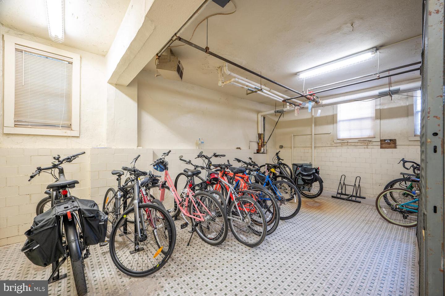 1817 N RHODES ST N #4-260, ARLINGTON, Virginia 22201, 1 Bedroom Bedrooms, ,1 BathroomBathrooms,Residential,For sale,1817 N RHODES ST N #4-260,VAAR2064248 MLS # VAAR2064248 1817 N RHODES ST N #4-260, ARLINGTON, Virginia 22201, 1 Bedroom Bedrooms, ,1 BathroomBathrooms,Residential,For sale,1817 N RHODES ST N #4-260,VAAR2064248 MLS # VAAR2064248