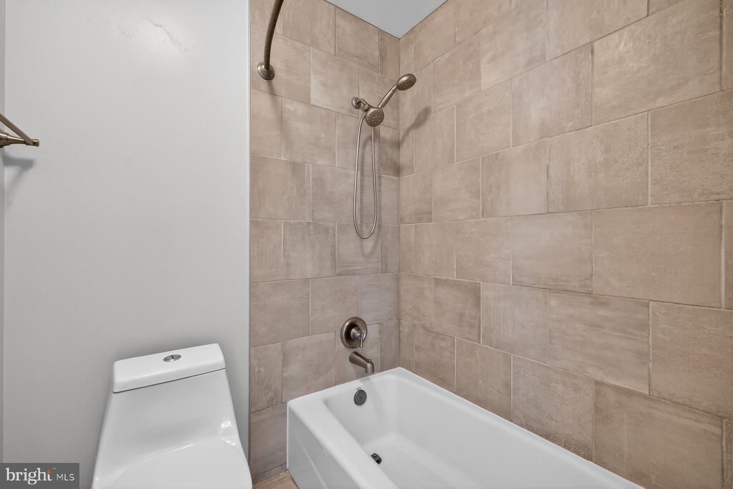 8537 HOOES RD, SPRINGFIELD, Virginia 22153, 5 Bedrooms Bedrooms, ,2 BathroomsBathrooms,Residential,For sale,8537 HOOES RD,VAFX2270458 MLS # VAFX2270458