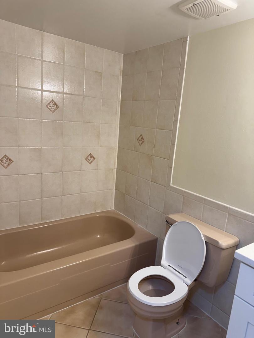 7905 DASSETT CT #304, ANNANDALE, Virginia 22003, 3 Bedrooms Bedrooms, ,2 BathroomsBathrooms,Residential,For sale,7905 DASSETT CT #304,VAFX2269848 MLS # VAFX2269848